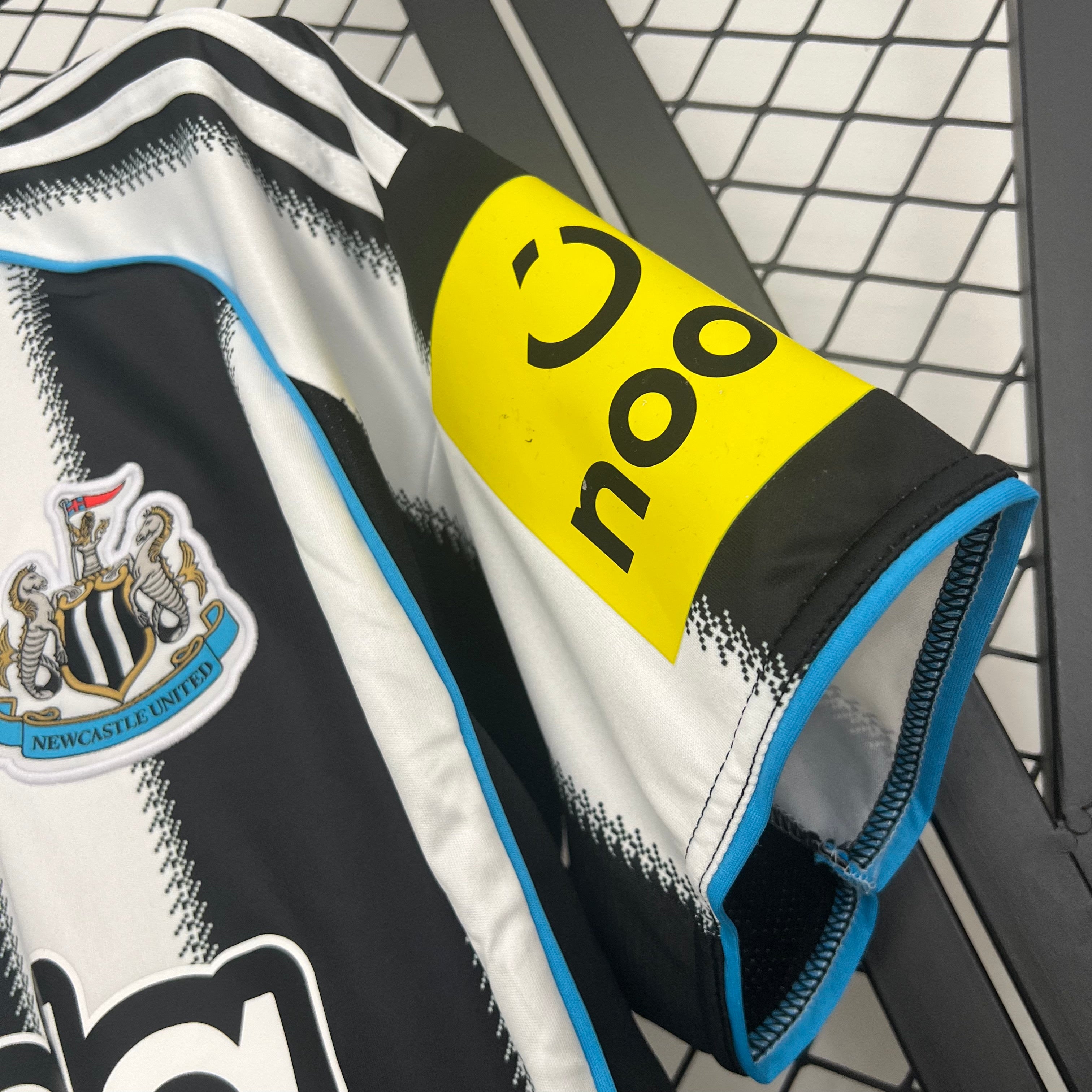 Newcastle 1ª Equipación 2025-2026
